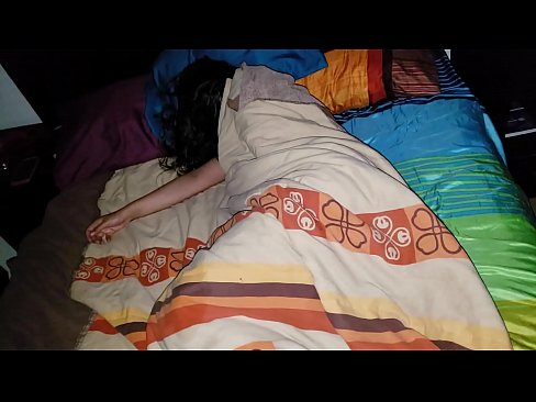 ❤️ Ögey oğul gənc ögey anası yatarkən onu təhqir edir. ❤ Sikişmə videosu  az.filmexxx18.ru ☑
